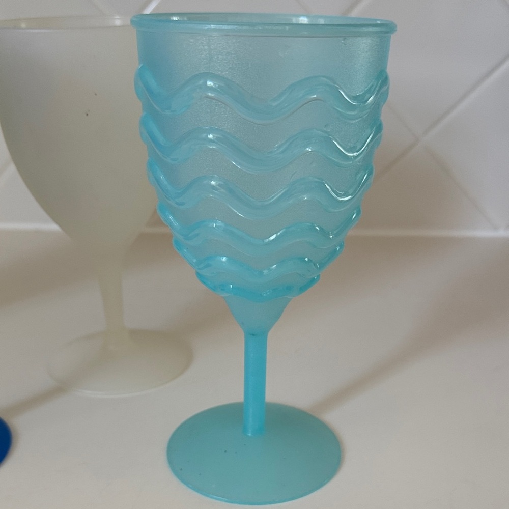 Colorful Plastic Wine Glass Set - Picture 3 of 4